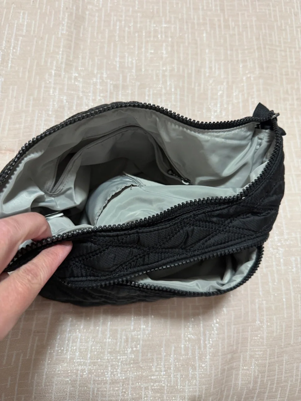 Baggalini shoulder bag - Picture 3 of 5